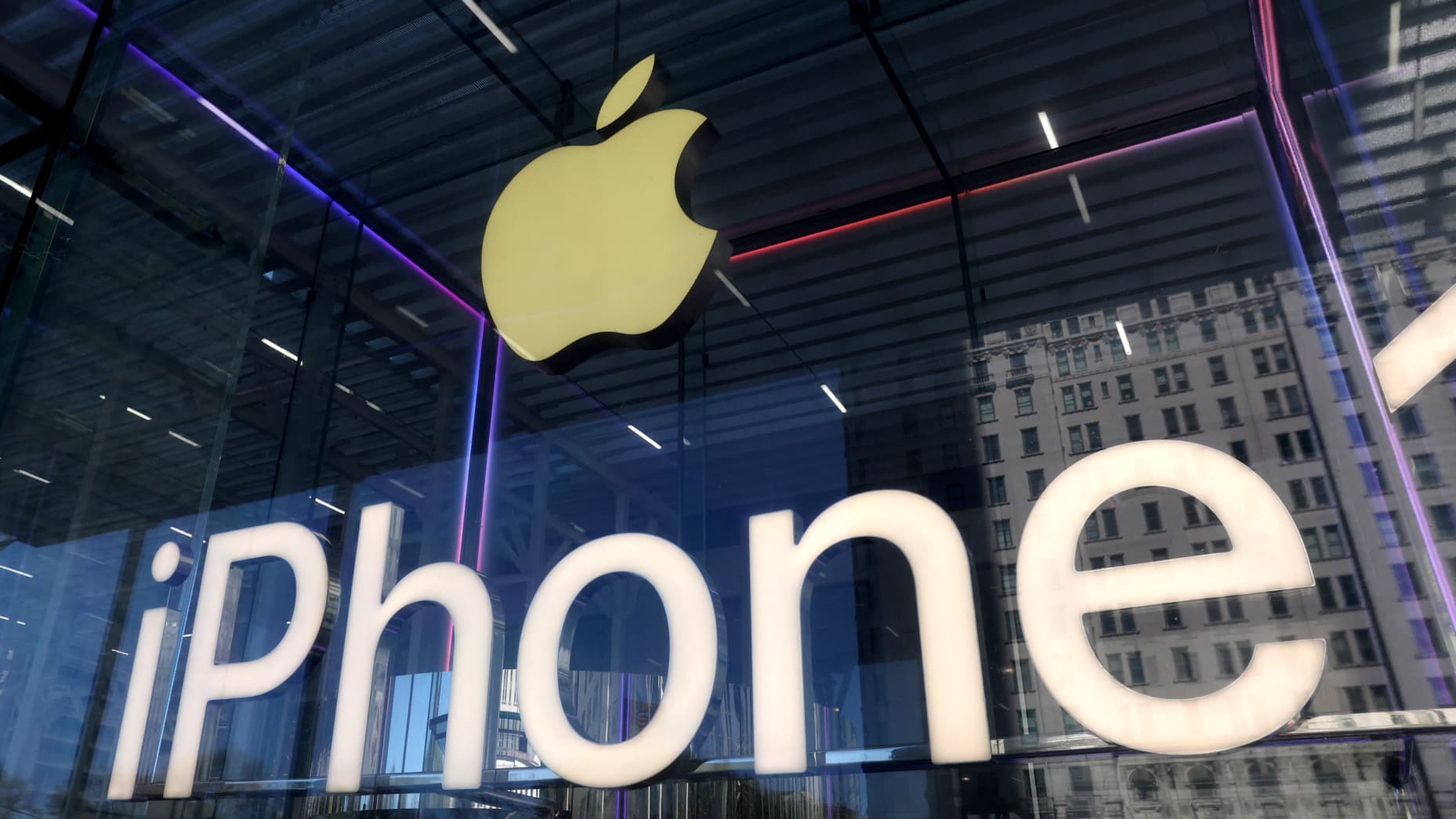 Tariff uncertainty weighs on Apple and Samsung smartphone growth as Counterpoint trims 2025 global shipment forecast to 1.9%